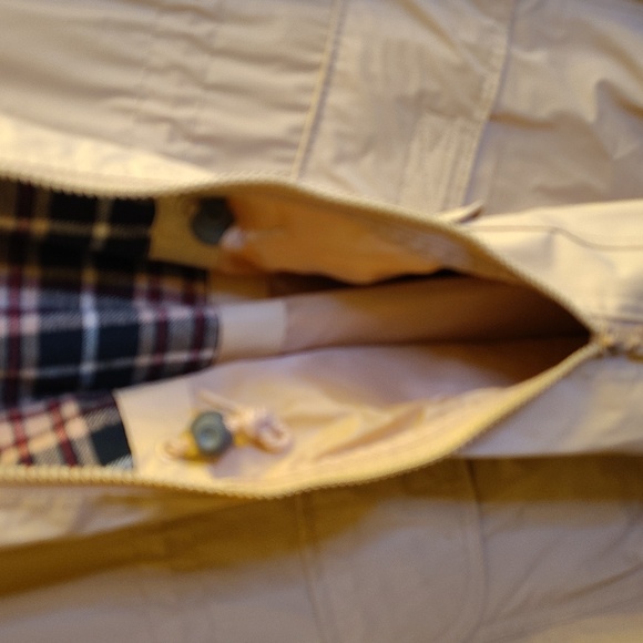 NEW Totes Work Travel Vacation Size M Beige Color B46 X - Picture 11 of 14